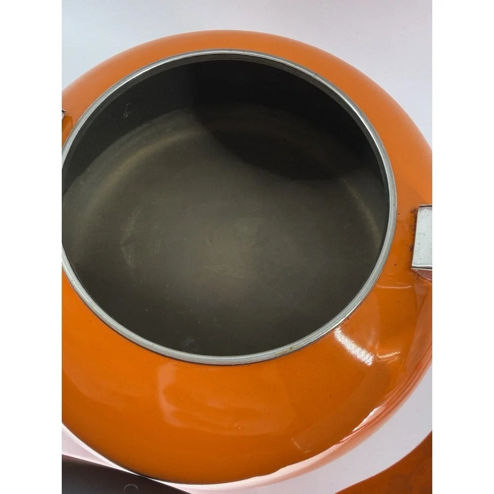 LE CREUSET Enamel On Steel Whistling Tea Kettle 1.7 Qt Flame Orange Classic